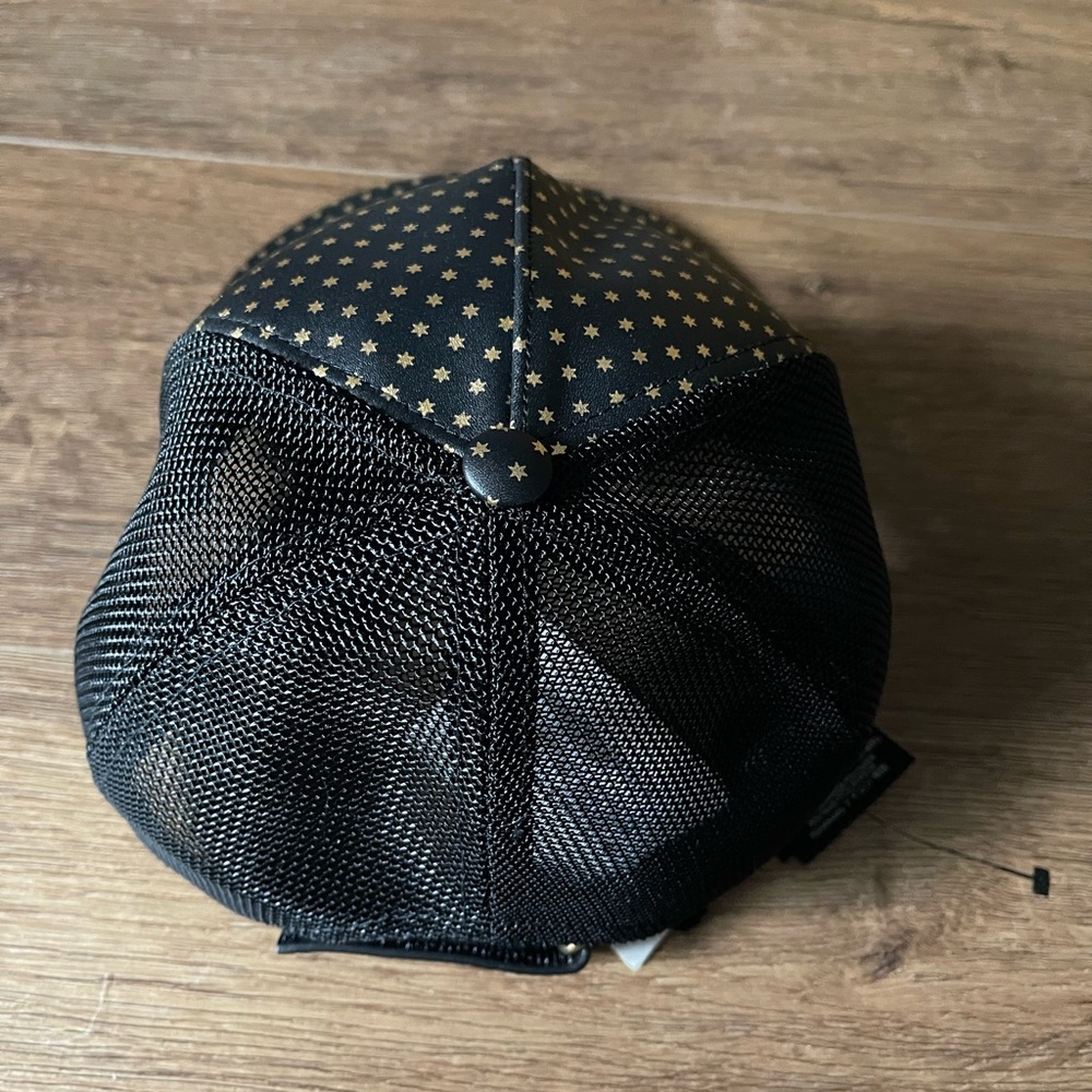 GUCCI-AUTHENTIC NWT Gold & Black “GUCCY” Baseball Hat - Picture 6 of 14